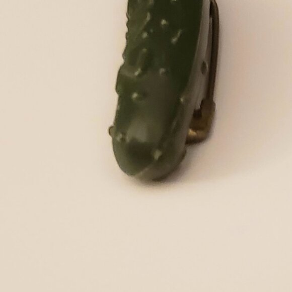 Vintage Heinz Pickle Pin Pittsburgh Green Plastic Advertising Merch Swag Ad - Picture 8 of 9